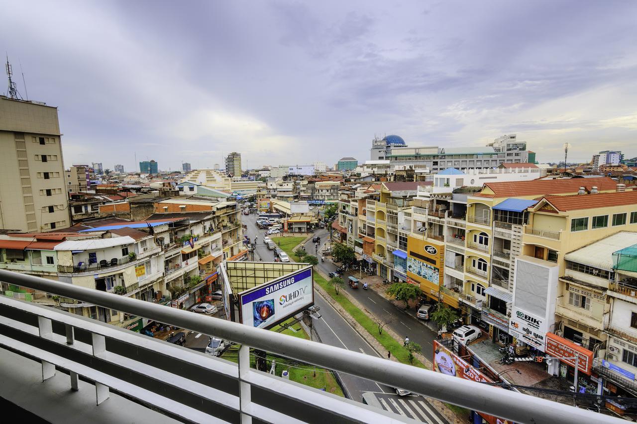 Paradise Hotel Phnom Penh Esterno foto